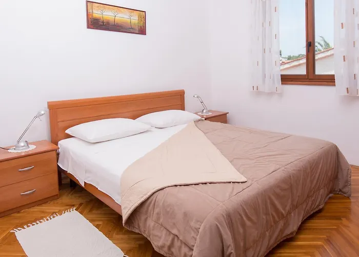 Apartmani Mira