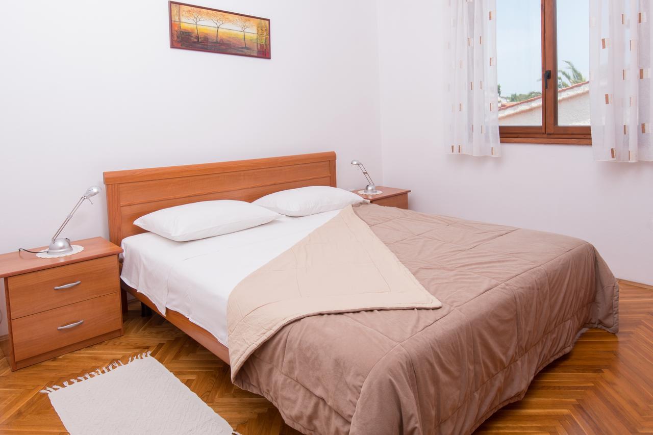 Mira Apartman